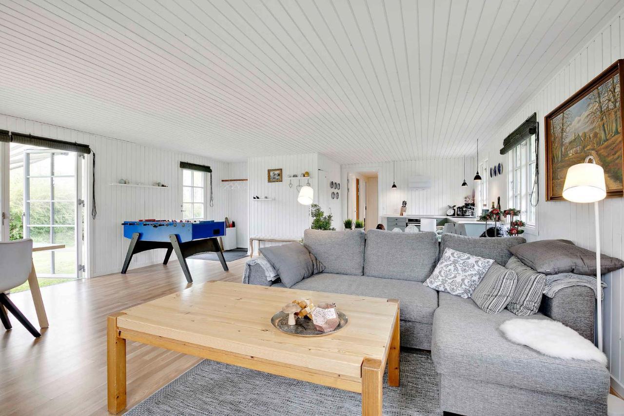 Nyistandsat Sommerhus Med Kaerlighed Og Sjael Kyndelose Luaran gambar