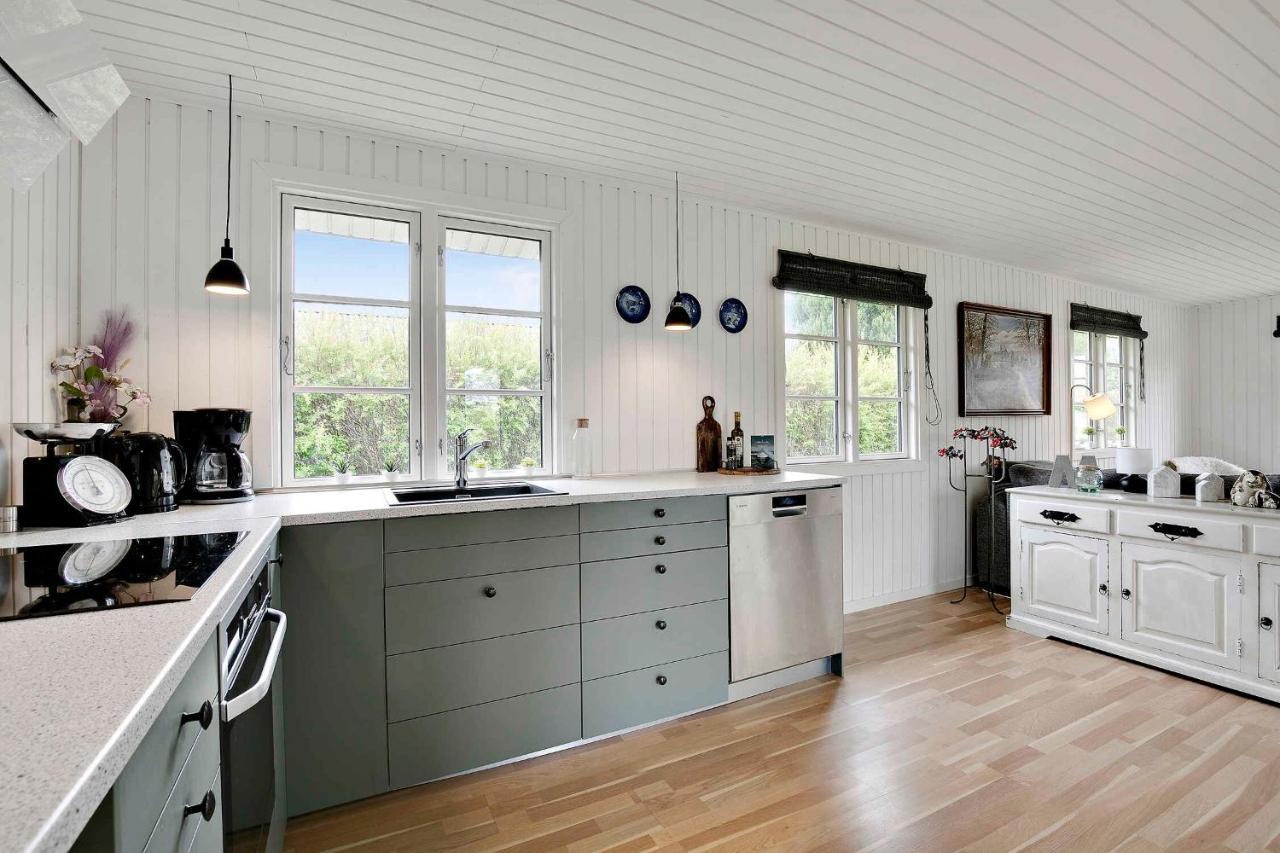 Nyistandsat Sommerhus Med Kaerlighed Og Sjael Kyndelose Luaran gambar
