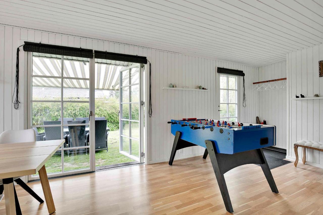 Nyistandsat Sommerhus Med Kaerlighed Og Sjael Kyndelose Luaran gambar