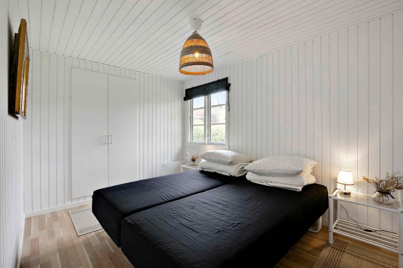 Nyistandsat Sommerhus Med Kaerlighed Og Sjael Kyndelose Luaran gambar